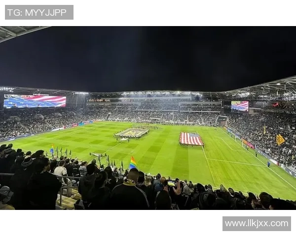 姓佩的足球明星们在绿茵场上的辉煌成就与传奇故事揭秘