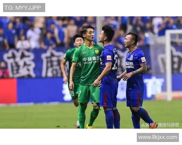 当今足球界的璀璨明星们如何影响全球体育文化与年轻一代的梦想