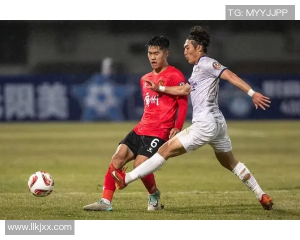 广州足球队在精英赛中的团队协作表现分析与点评 广州足球队在精英赛中的团队协作表现分析与点评