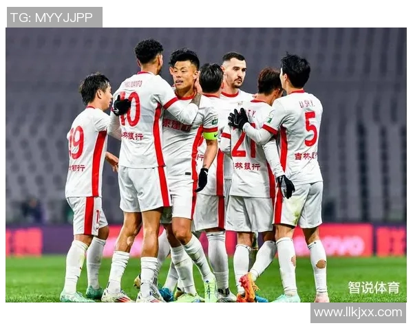 成都足球队在灵活性排行榜中荣登第八名展现出强劲实力与潜力 成都足球队在灵活性排行榜中荣登第八名展现出强劲实力与潜力