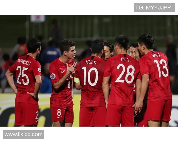 深入分析上海足球队阵地战战术特点与实施策略 深入分析上海足球队阵地战战术特点与实施策略