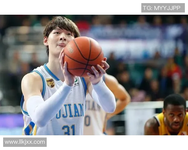 深圳足球队在钻石联赛积分榜上以85分稳居第一名展现强劲实力 深圳足球队在钻石联赛积分榜上以85分稳居第一名展现强劲实力