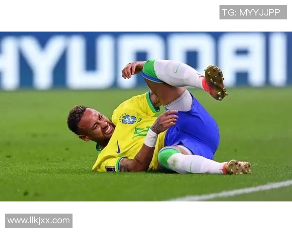 足球明星伤病瞬间全景展示揭示运动背后的艰辛与坚持 足球明星伤病瞬间全景展示揭示运动背后的艰辛与坚持