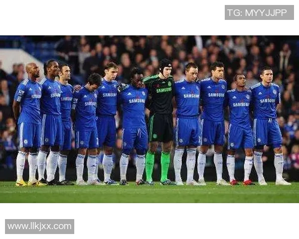 足球明星集体辱华事件引发广泛关注与讨论社会反响持续升温 足球明星集体辱华事件引发广泛关注与讨论社会反响持续升温