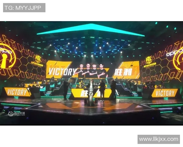 重庆羽毛球队在总决赛积分榜中以72分稳居第一名展现强劲实力 重庆羽毛球队在总决赛积分榜中以72分稳居第一名展现强劲实力