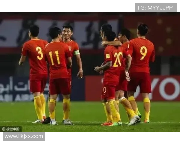 重庆足球队与广州足球队赛后复盘分析力量对比及战术探讨 重庆足球队与广州足球队赛后复盘分析力量对比及战术探讨